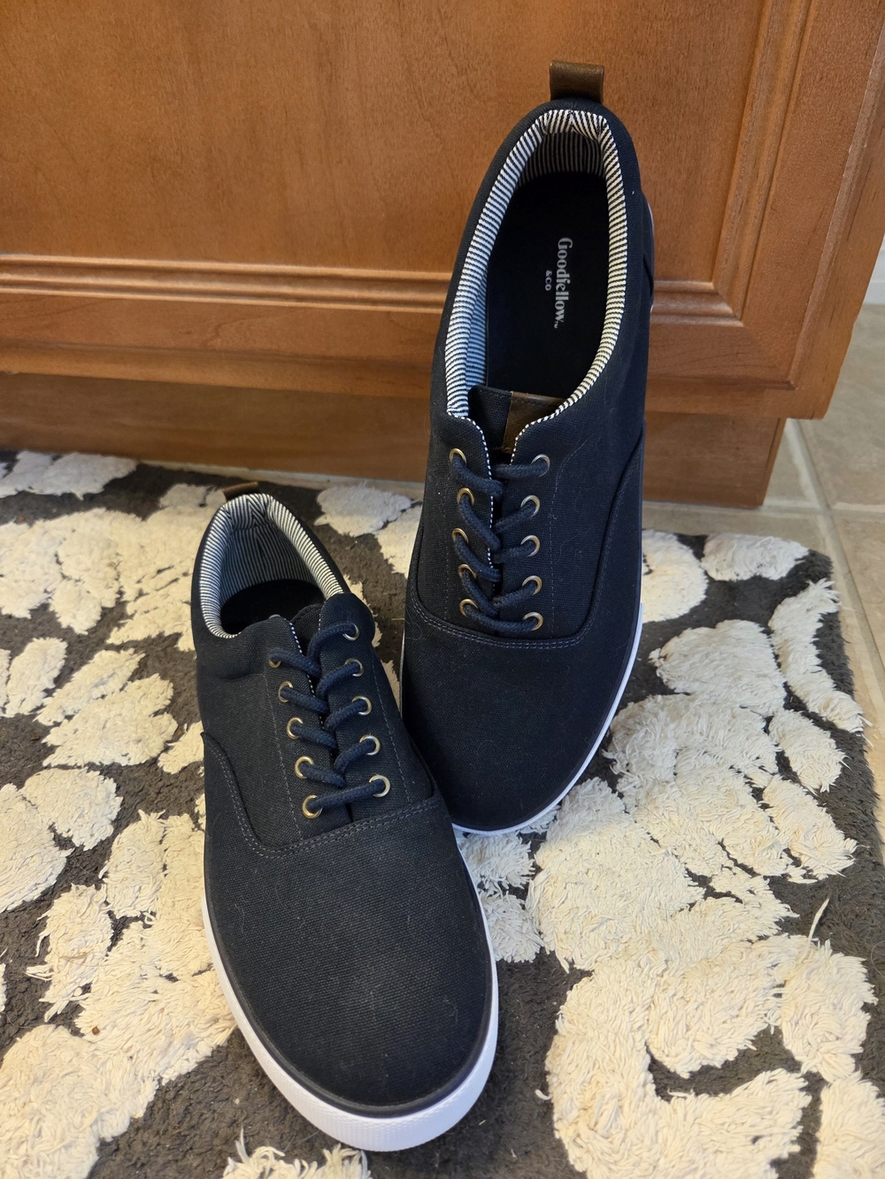 Goodfellow & Co Men’s Navy Canvas Boat Shoes with White Sole